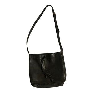 Fashionable Local Sustainable - Black Leather Shoulder Bag